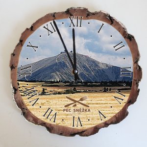 Bistro Pec pod Sněžkou - hodiny kůra