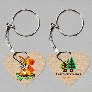 Kráľovstvo lesa - klíčenka srdce - veverka - logo